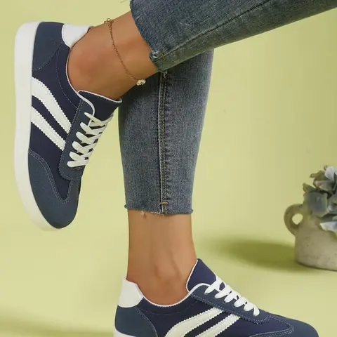 Women's Fashionable Lace Up Low Top Sneakers, Casual Comfortable Breathable Sports Shoes, Female All-match Round Toe Shoes for Daily Wear, Casual Trendy Sneakers