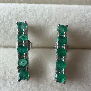 <PingEast jewelry > 925 Sterling Silver Earrings with 5 Small Vertical-Set Emeralds