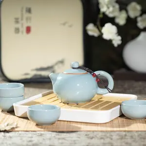 [One pot and four cups in pink and green ceramics] Easy to travel, travel set