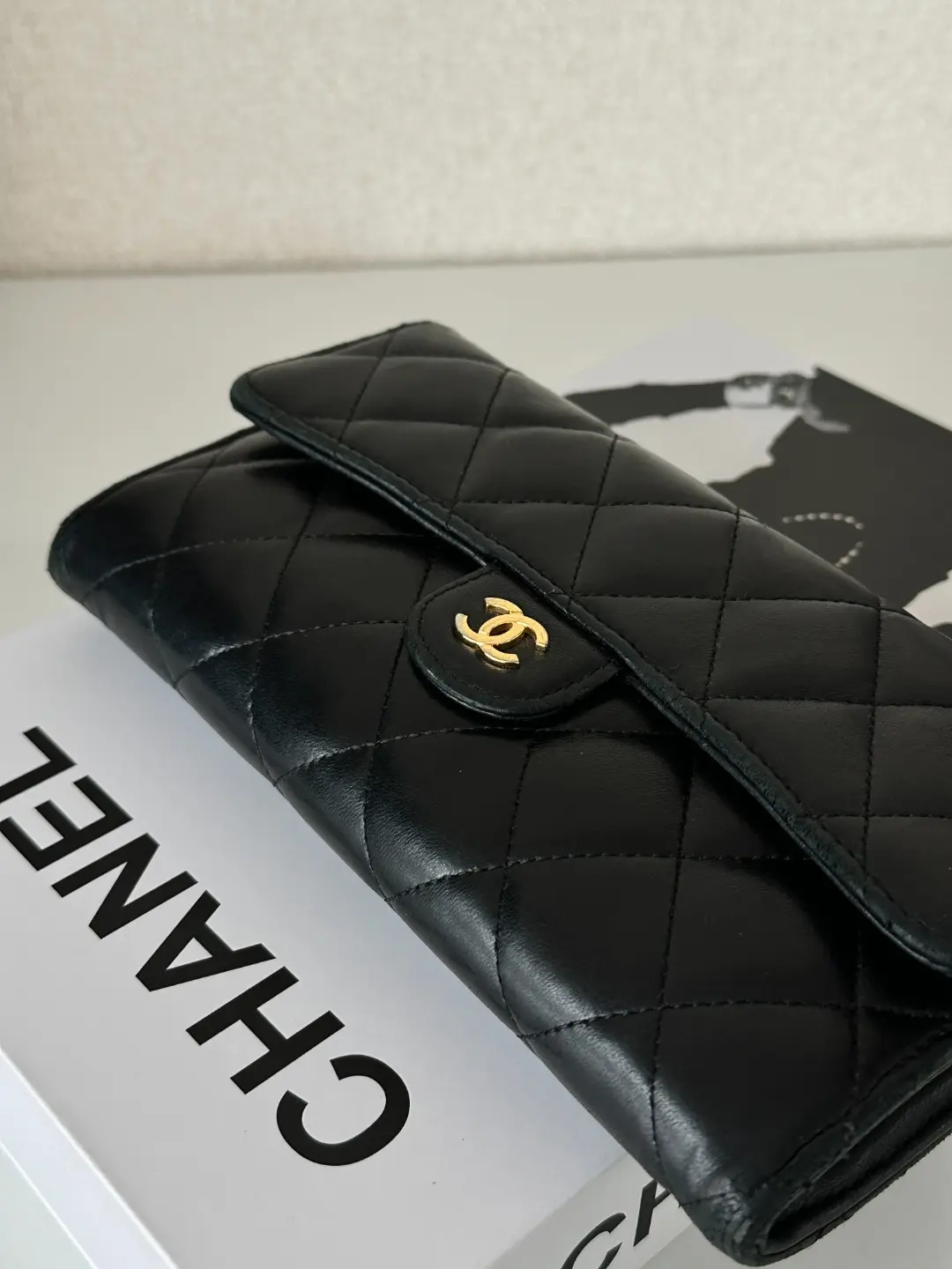 Pre-owned CHANEL an shown wallet Matelasse Lambskin Long in Black