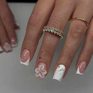 10-Piece Short Square Shaped Handmade Acrylic Press On Nails, Sweet Pink And White Glossy French Tips Style With 3D Flower And Gold Bead Decor, Nude Pink Full Cover False Nails For Daily Wear, Party, Dating, Women And Girls Manicure