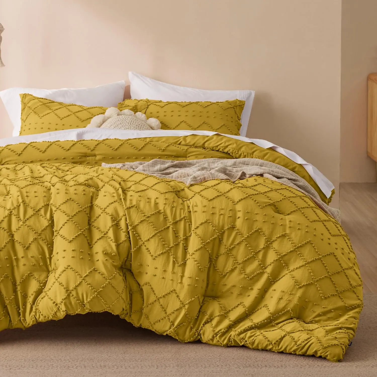 Queen Size Fluffy Comforter Set - Mustard Yellow, Boho Tufted, Vintage Farmhouse Style, 3-Season Bedding with 2 Pillow Shams, Durable Microfibre Polyester, Machine Washable