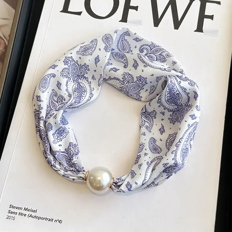 Celadon Cashew Flower Bead Button-Blue and White