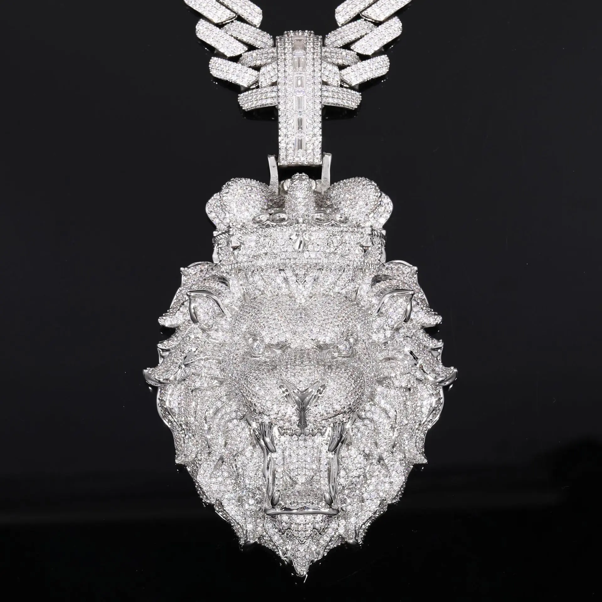Lion Head Animal Pendant, Exquisite Trendy Rhinestone Pendant Jewelry, Bling Accessories for Hip Hop Streetwear Vibe with Sparkling Details, Exquisite Trendy Pendant, Jewellery Pendant