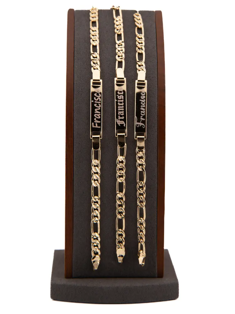 New 8-inch gold-plated ID bracelet. Name or date customization available. Perfect for men or women. Leave the name in a note or via message.