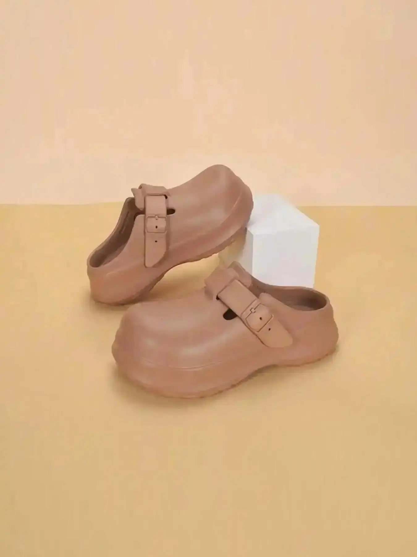 Women's Boken Shoes Comfortable Hole Design Eva Material Anti-Slip Slippers Clogs Mules Casual Wear Daily Use Stylish and Durable Classic Fisherman All Day Gladiator Minimalist Plush Memory Foam Modern Slip industrial