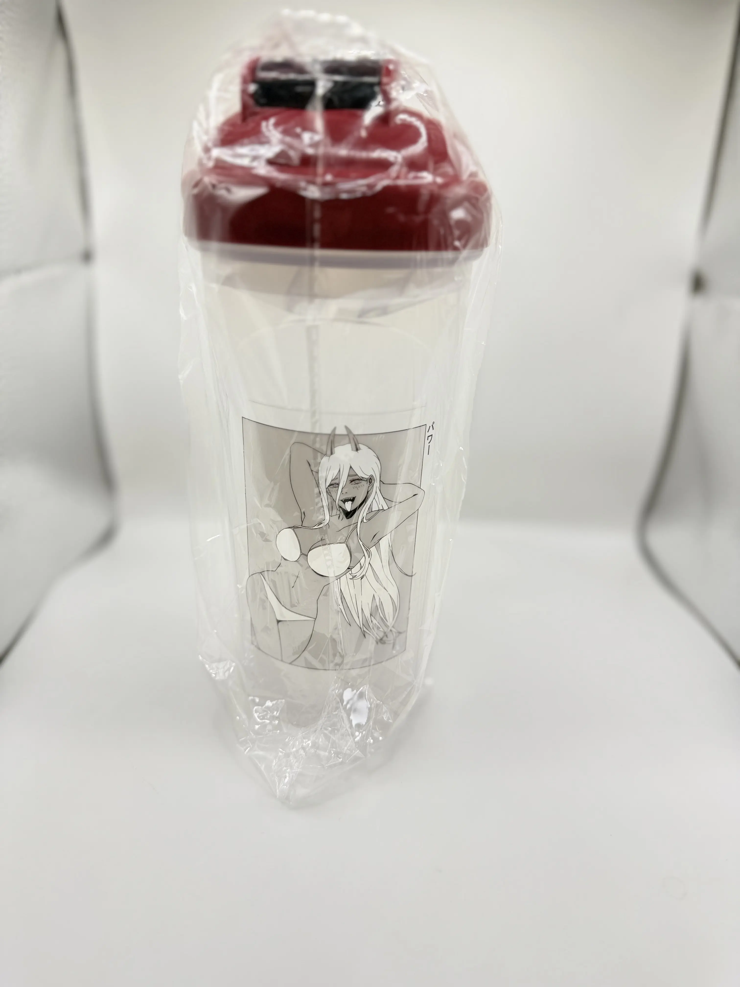 Anime Shaker Bottle with Character Design and Secure Lid for Easy Mixing and Drinking