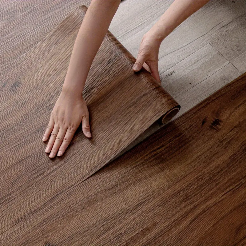 No-Glue Self-Adhesive Wood Grain Pattern Wallpaper & Peel and Stick Floor Sticker, Heat Transfer Faux Wood Veneer, Large Coverage Residue-Free, Waterproof for Bathroom Bedroom Renovation, 1 Roll