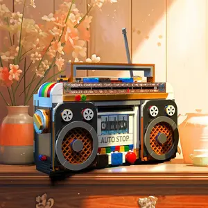 554pcs Vintage Radio Classic Series Building Blocks Set, Collector’s Edition Retro Music Player Display DIY Model Kit, Creative Gift and Festival Party Home Decor Ornament