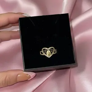 Virgencita Heart Ring - Elegant Subtle Design with Captivating Heart Motif for Daily Wear or Special Occasions - Perfect Gift for Loved Ones