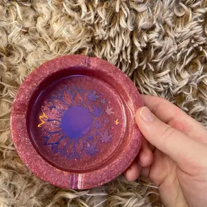 Round Ashtray | sunflower / weed | Epoxy Resin