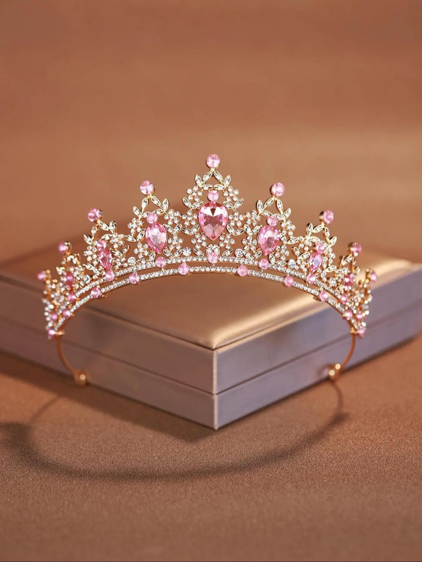 Rhinestone Crown, Tiaras for Wedding, Bridal Headpiece, Bridal Party Favor, Bridal Accessory, Elegant Princess Crown, Elegant Crown Design for Wedding Bridal Party Formal Occasions, Fashion Accessories for Women