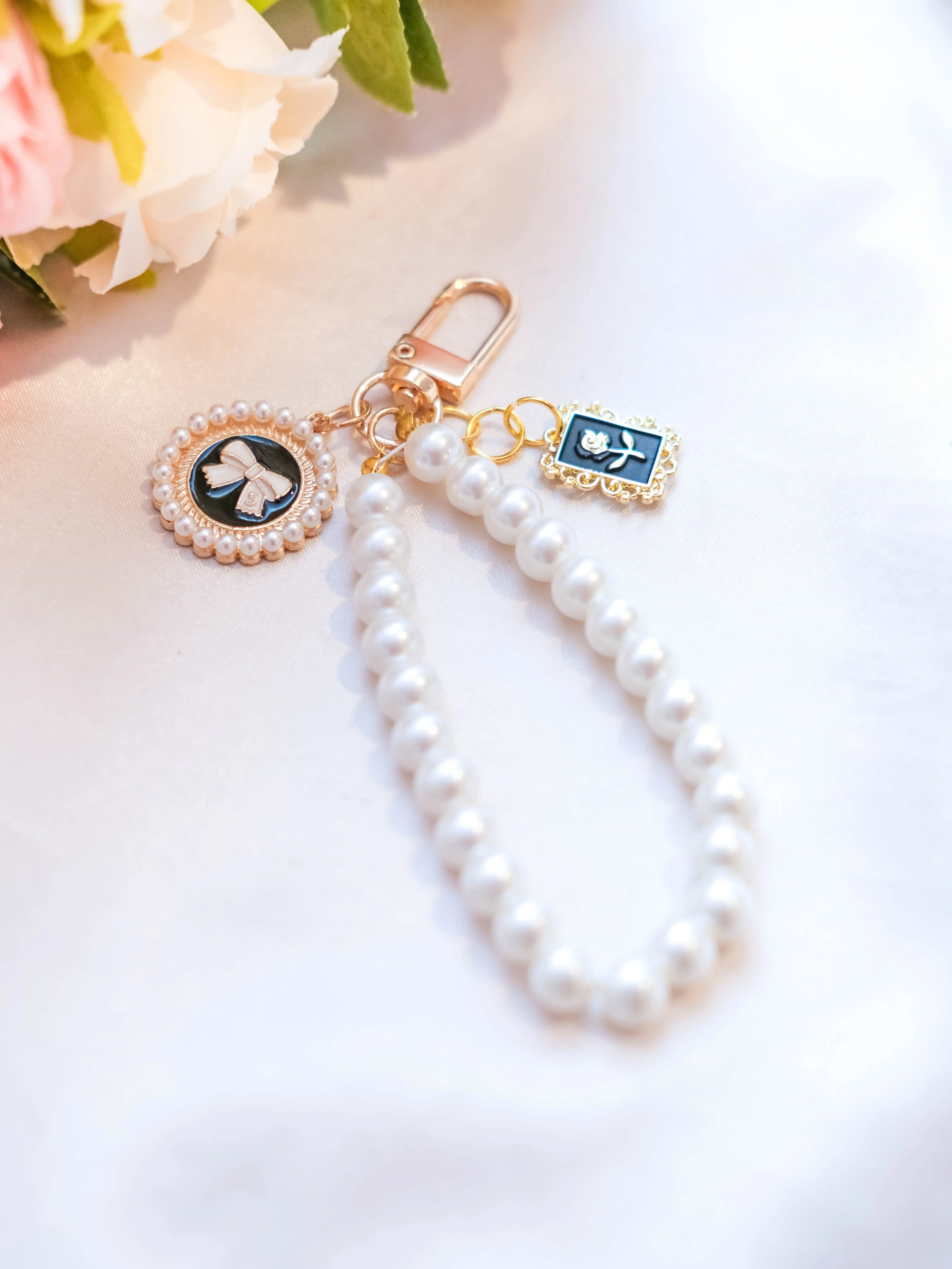 Elegant Pearl Keychain Wristlet