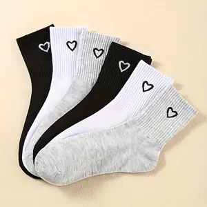 3 pairs of heart-shaped printed socks, simple and breathable mid tube socks, women's long and short tube socks