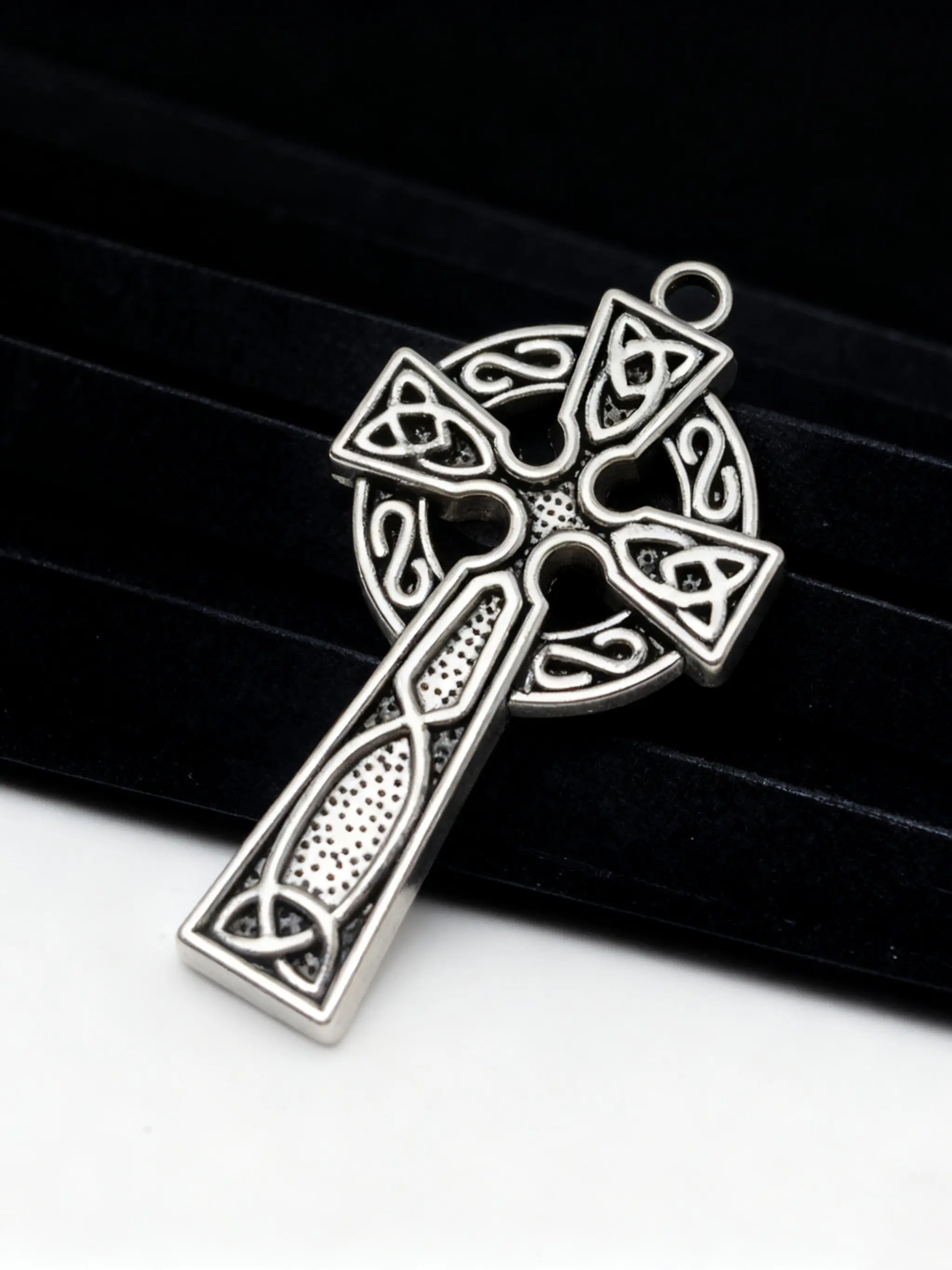 3 x Tibetan Silvery Hip-Hop Gothic Religious Knot Celtic Cross Charms Pendants for DIY Necklace Jewelry Making Finding Accessories