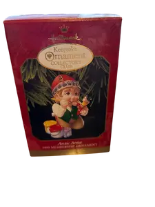 Hallmark Arctic Artist 1999 Keepsake Ornament