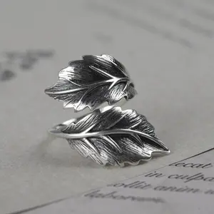 Vintage Thai Silver Leaf Ring for Women Adjustable Simple Craftsmanship Couple Jewelry with Metal Coating Elegant Everyday Wear