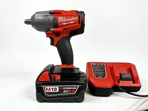 Milwaukee  M18 900NM High Torque Impact Wrench Kit,  Drive Cordless Power Tool with Charger, For Truck Tire Repair & Heavy Equipment Maintenance