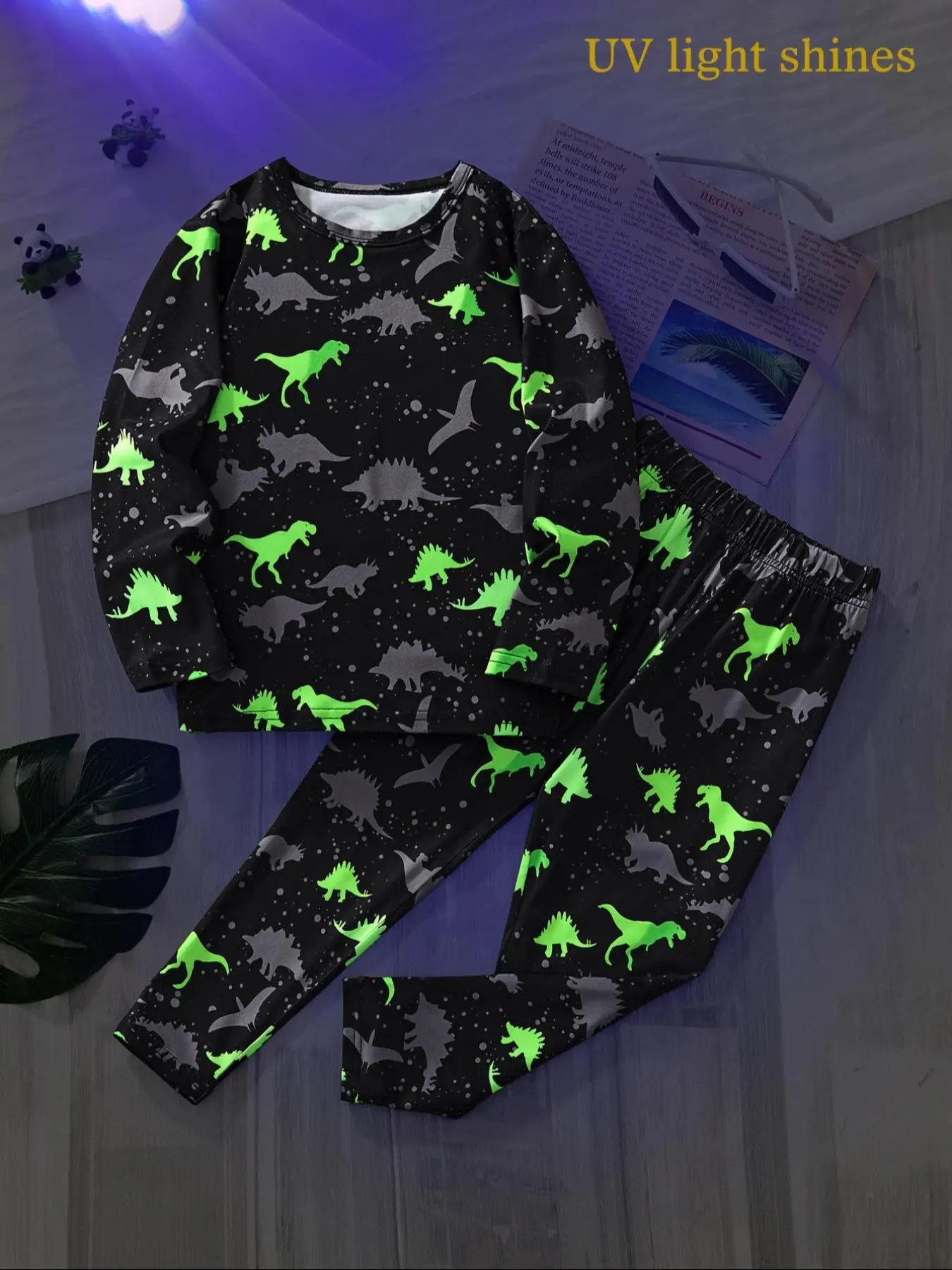 Two-piece Set Boy's Fluorescent Dinosaur Print Sweatshirt & Pants Set, Casual Long Sleeve Round Neck Pullover & Trousers for Fall & Winter, Kids Cloth