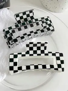 A delicate and elegant color block checkerboard pattern hair clip accessory, suitable for minimalist headwear with thick hair, perfect for daily travel, and also a surprising exquisite small gift, Hair Clip For Daily Use