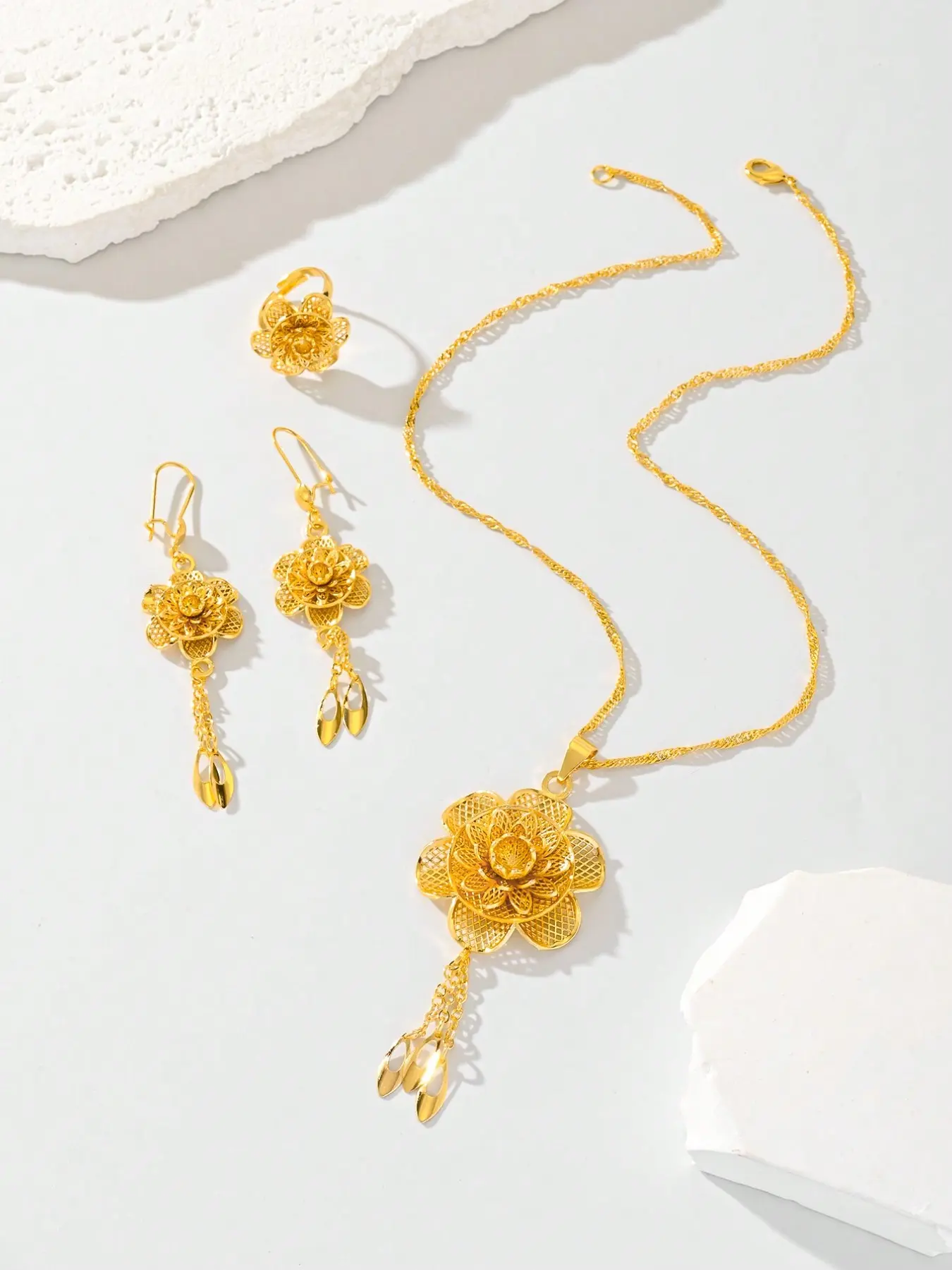 Women Jewelry Set, Elegant Jewelry Set, Fashion Jewelry Set, Flower Shape Design, Includes Ring Necklace Earrings Pendant, Cute Luxurious Dubai African Style, Necklaces Earrings Set