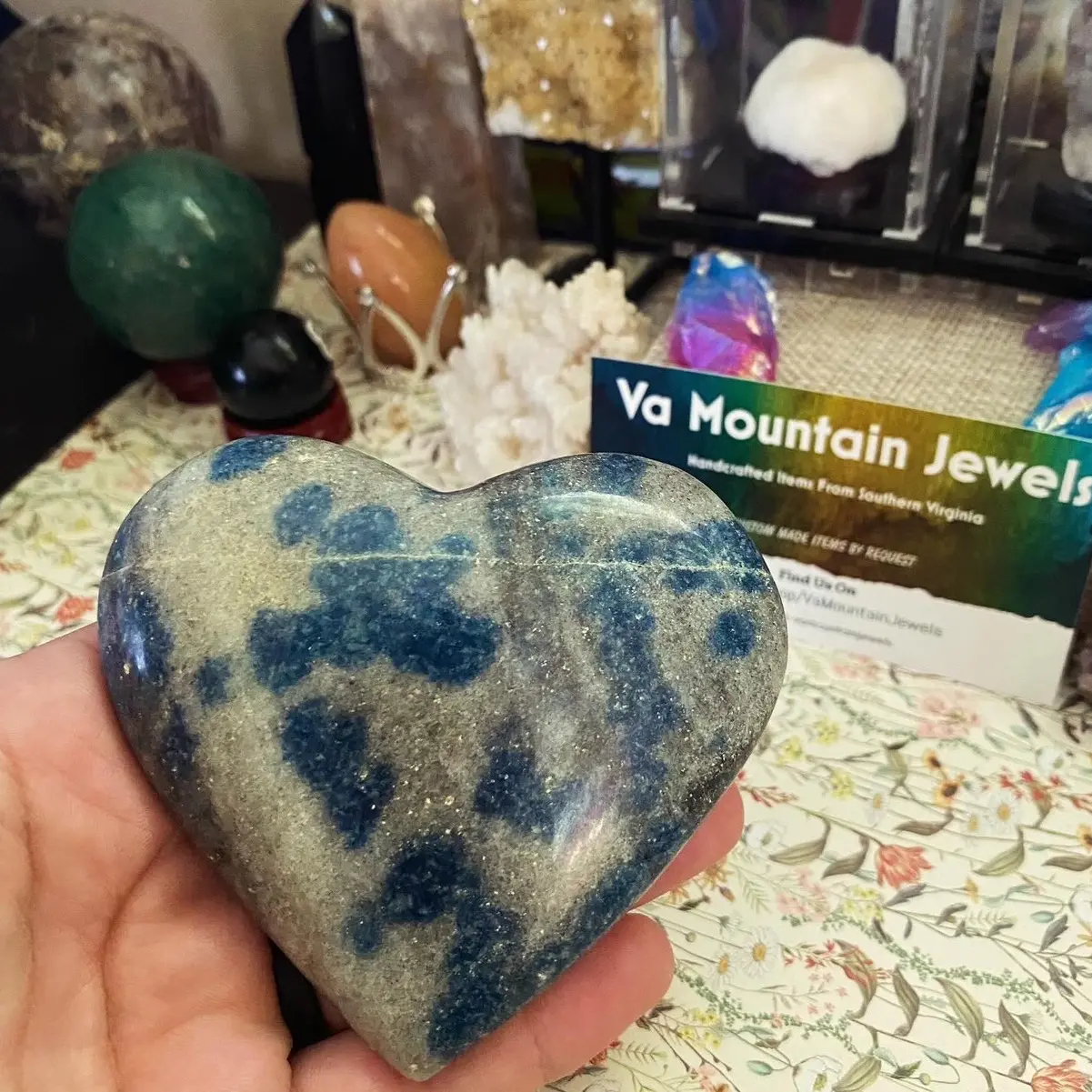 Apatite Cleavelandite Crystal Gemstone Carving - Heart Shape