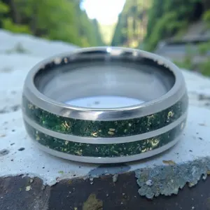 Venus Rings Gilded Grove Tungsten Ring – Crushed Green Goldstone & 14K Gold Shavings Inlay (Unisex)