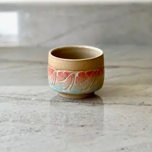 Sandy Clay Tumbler, Red and Blue Detail