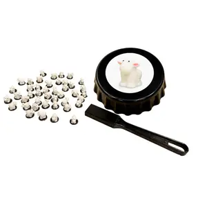 50 Baby Lamb Bingo Filler Chips with Magnetic Wand and Holding Container Cute Set Night Party Game Borreguitos Para Llenar Las Cartas de Loteria con Pala Magnetica y Corcholata