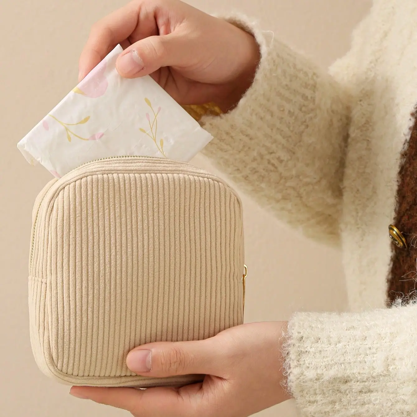 Portable Sanitary Pad Storage Bag Large Capacity Soft Material for Tampons and Panty Liners, Minimalist Bohemian Style, Travel Organizer Bag Organizer Pouch, Travel Essentials, Travel Accessories