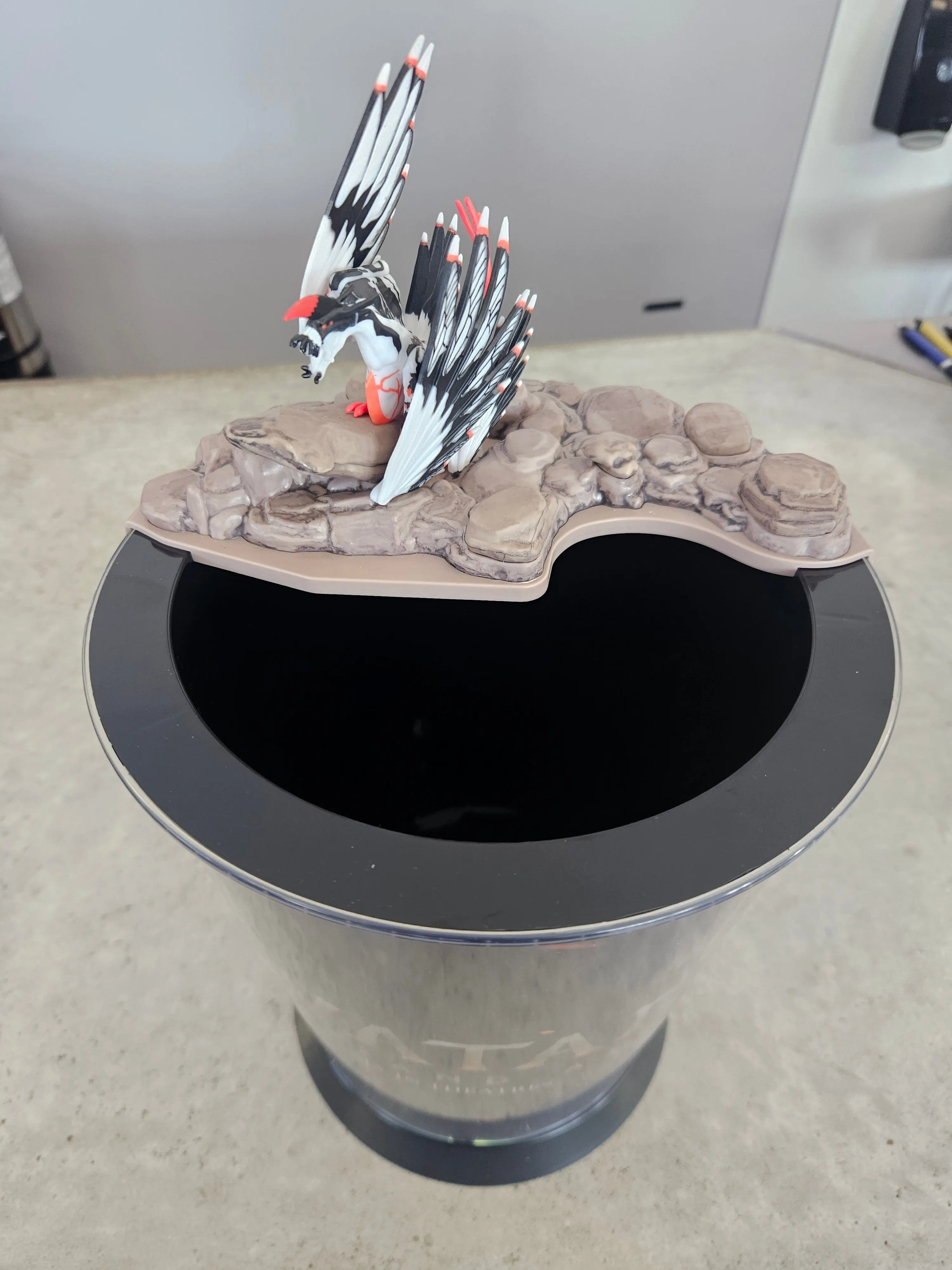 映画　avatar バンシー　ポップコーンバケット　トレイ Avatar Fire and Ash 130oz Popcorn Bucket with Banshee Topper and