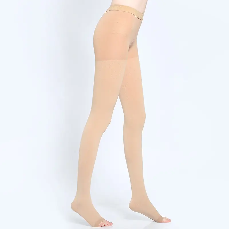 Pants with exposed toes   skin (Grade 1)