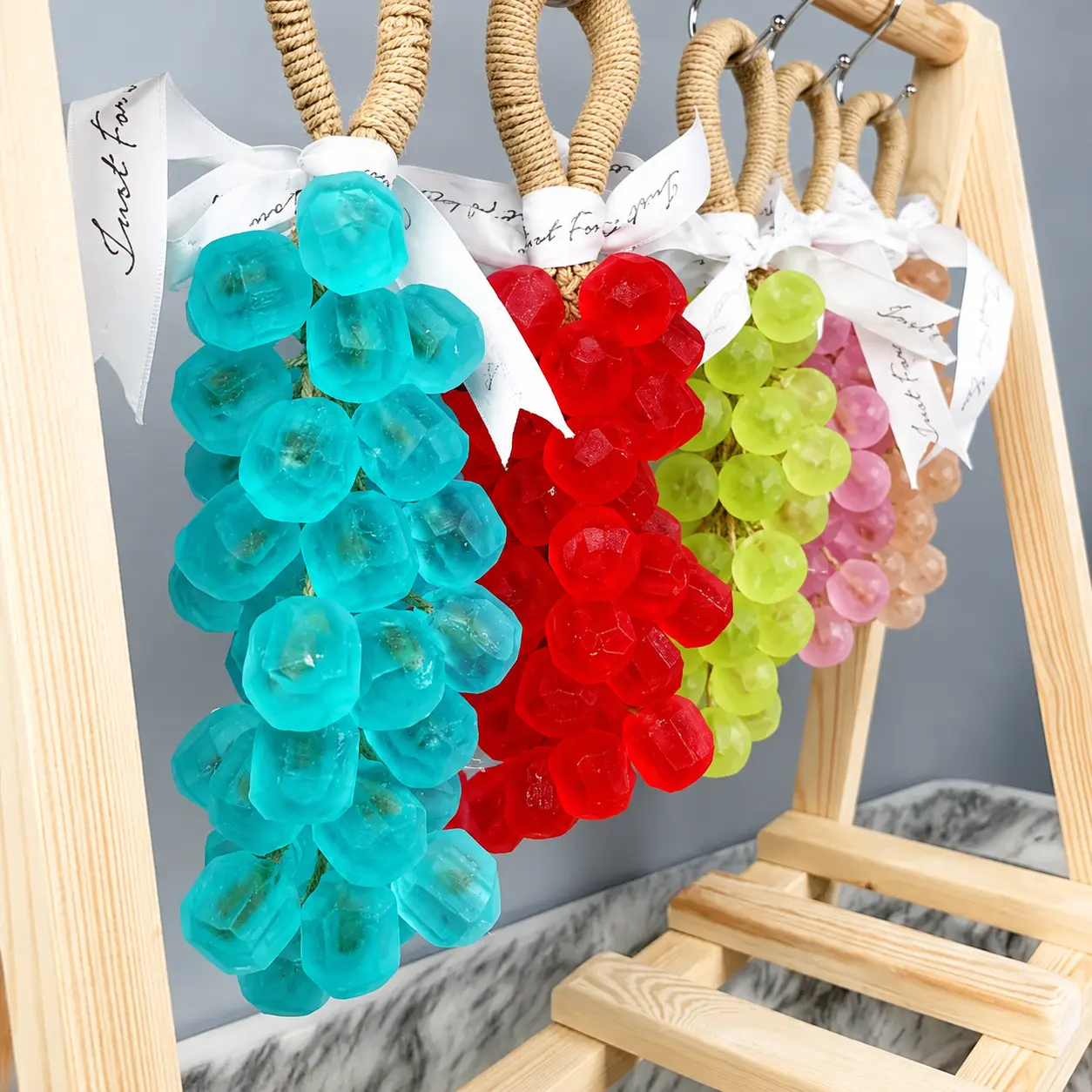 Grape Soap on a Rope-Christmas Handmade DIY Decorative Grape Soap, Natural and Gentle, Moisturizing and Cleansing, Long-Lasting Fresh Scent, Perfect for Home Décor and Bathroom, Aesthetic & Creative Birthday Gift for Mom