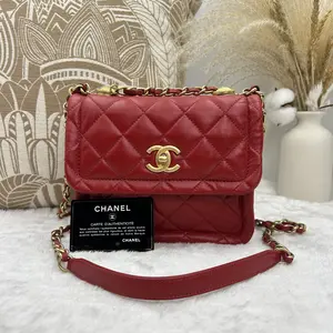 Pre-owned CHANEL Autumn/Winter 2020 (20B) collection Burgundy red square bag 866