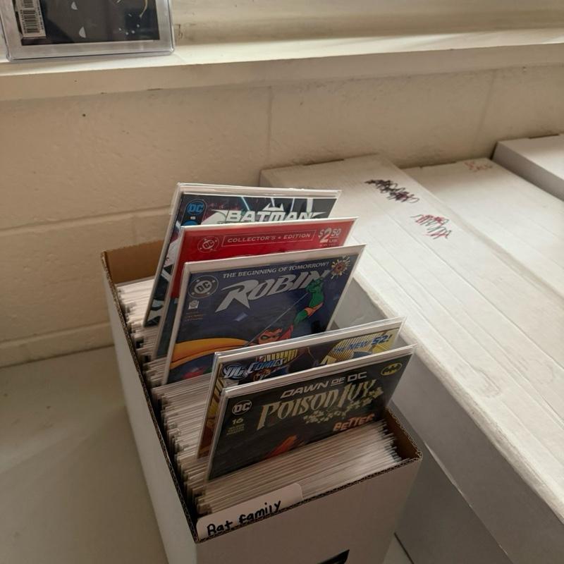 “10 Comic Lot – Batman, Nightwing, Robin, Batgirl | Bat-Family Mystery Pack