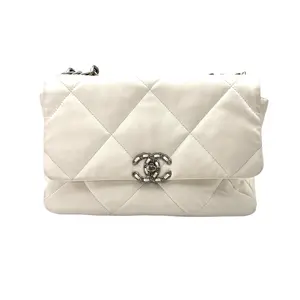 Pre-owned CHANEL Lambskin Shoulder Bags 19 Medium White Quilted Chain Shoulder Bag (U0***UA) CC1620