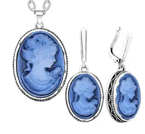 S5- Cameo Set Earrings with Necklace!