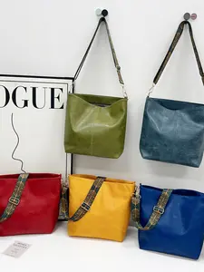 Large Capacity Women's Bag Spring Summer New Vintage Wide Strap Shoulder Crossbody Bucket Bag, Fashion Handbag, Shopping Bag, Work Bag, Hobo Crossbody Bag, Summer Bags, Stylish Crossbody, Versatile Shoulder Bags