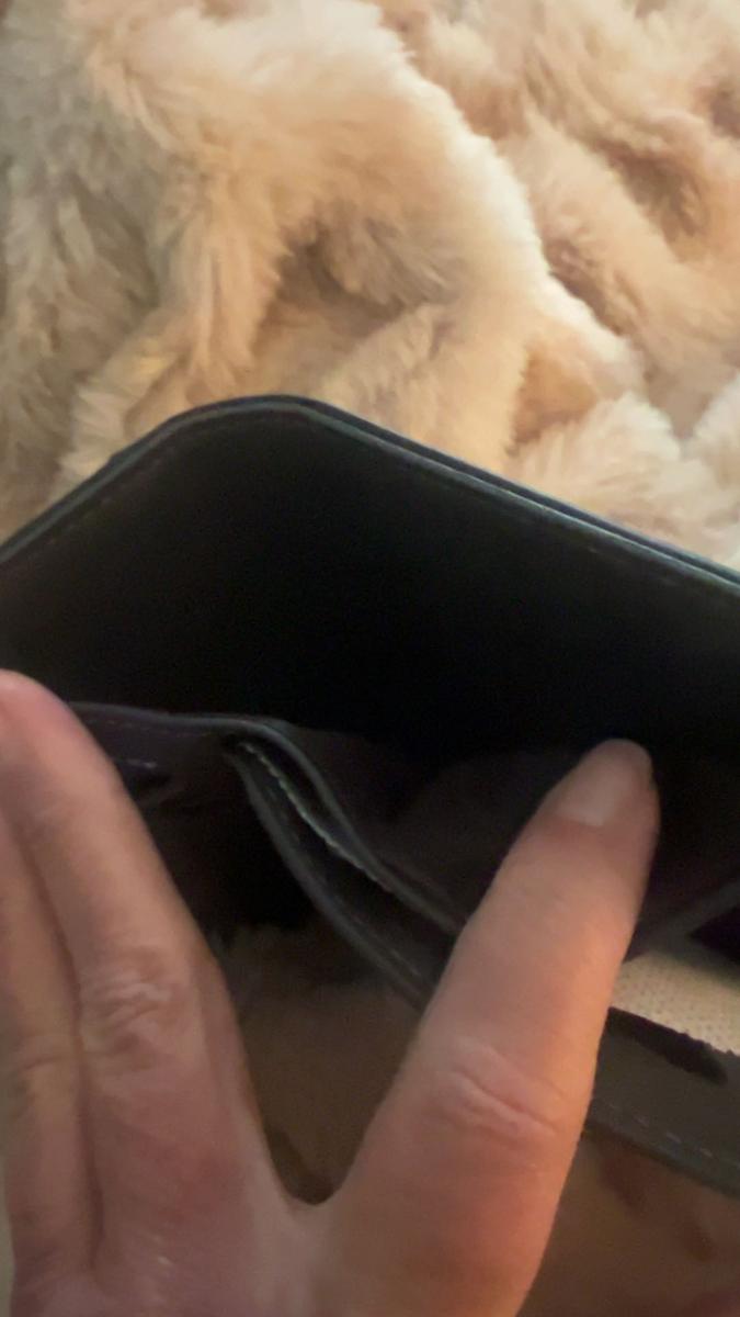 Item: Carbon Fiber Black