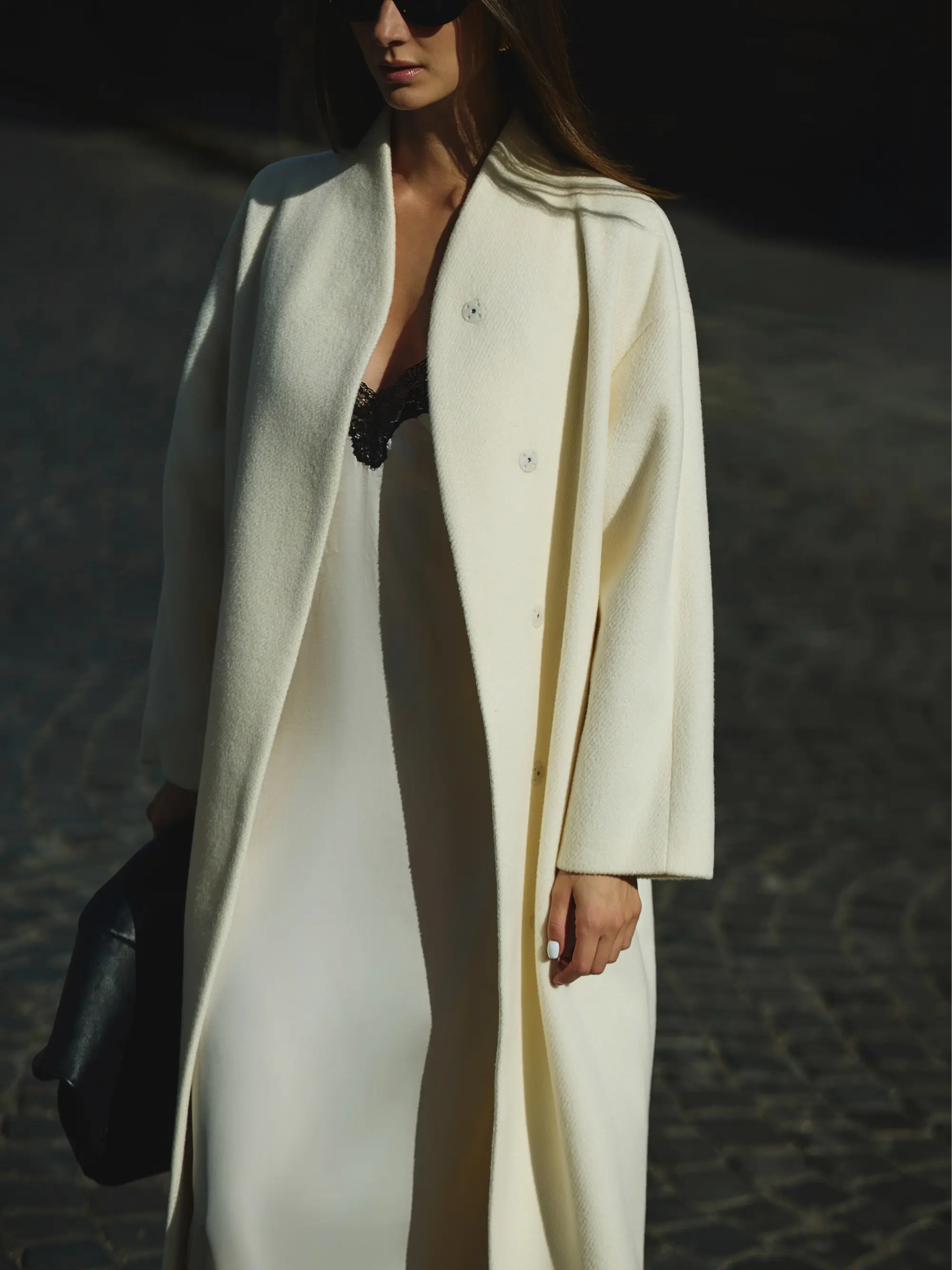Women's Elegant Oversized Wool Blend Coat - Chic, Basic, Comfortable Long-Sleeve Warm Winter Jackets for Everyday, Business Occasions, Boat Neck, Magnetic, Polyester Blend, Solid, Windproof, Dry Clean, Button, Casual, Tops, Soft, Evening, Korean, Overcoat