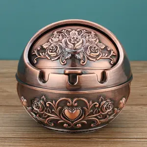 European-Style Ashtray for Home Living Room, Creative Trendy Design with Lid, Anti-Fall Anti-Ash Flying Anti-Odor Ornament