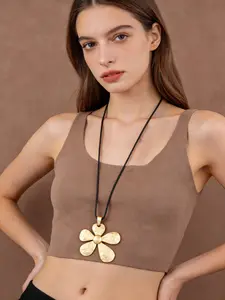1pc Fashionable Women's Oversized Five Petal Flower Pendant Necklace, Boho Style Wax Rope Chain, All-Season Jewelry Accessory