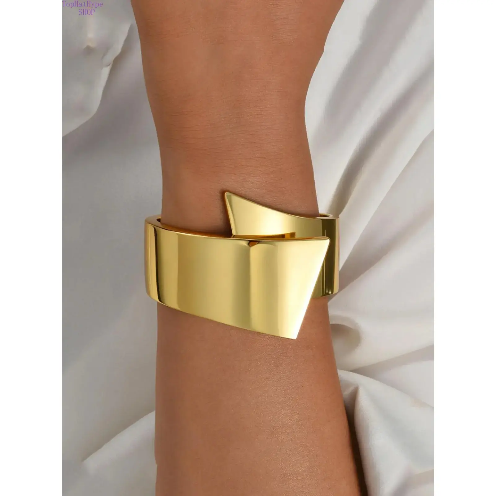 Modern Plain Alloy Bangle, Unisex Wide Band Cuff with a Glossy Finish, Versatile Fashion Costume Jewelry