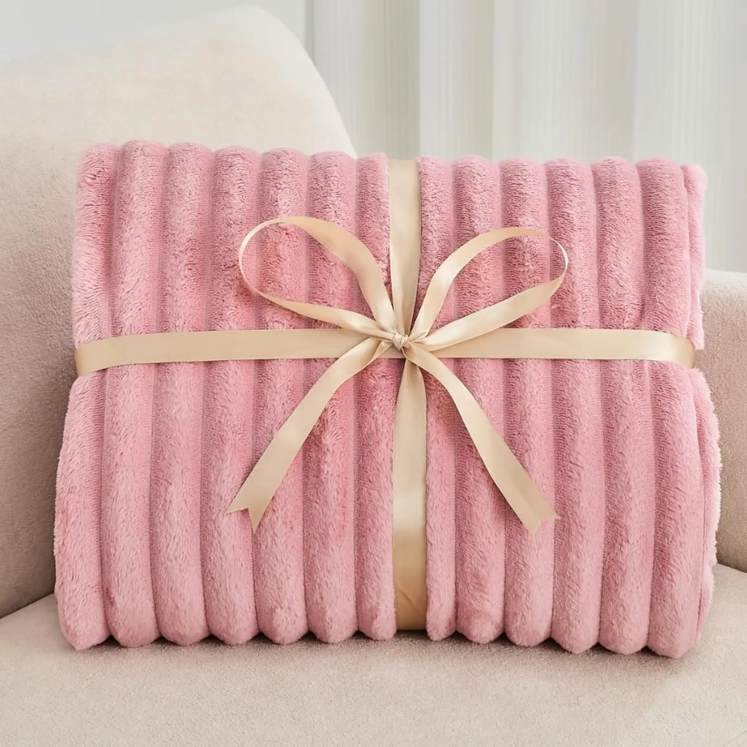 Faux Rabbit Fur Blanket – Warm Lightweight Plush Throw for Couch, Bed & Nursery | Soft All-Season Comforter & Perfect Gift for Christmas, Housewarming & Cozy Nights