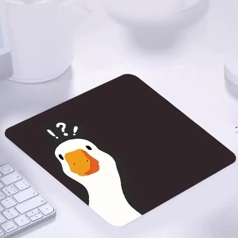 Cartoon Goose Pattern Mouse Pad, Rectangle Gaming Mouse Pad, Non-Slip Rubber Base Stitched Edge Desk Pad for Desk Laptop Desktop, Desk Accessories, Non Slip Mousepad, Desk Mat Cute