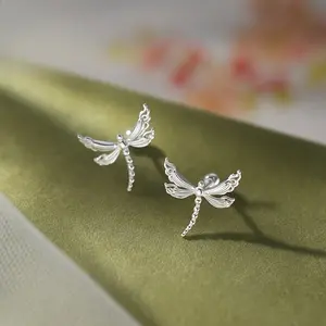 1 pair of women's dragonfly earrings - Elegant retro-style stud wings, perfect for parties, daily wear and holiday celebrations, dragonfly women's earrings