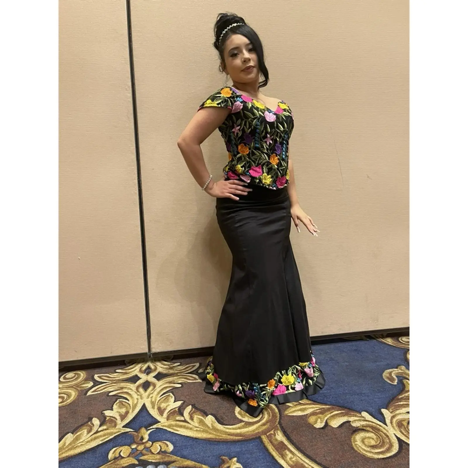 Taffeta Fabric with Slight Stretch and Rebozo Design for Elegant Wear