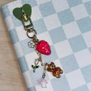 Kindle Charm Keychain Decorative E-Reader Accessory Bookish Keychain Bookish Kindle Decoration Gift for Book Worms Lightweight Durable Design with Sticker Heart Hook Attachment