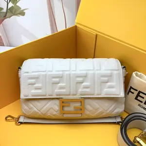 Pre-owned FENDI Leather Shoulder Bags 7.8'' R2519 Shoulder Bag C535834798 0923 T1 Chloe