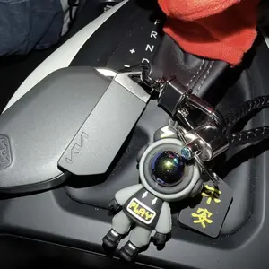 Astronaut-Design Keychain, Key Fob, Keychain Pendant, Cute Keychain for Car Keys, Cute & Stylish Car Keychain for Men & Women, Universal Car Interior Decoration Accessories